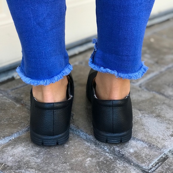 Comfort Leather Wide Fit Straps Mary Jane Flats - Picture 3 of 8